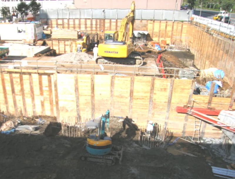 マンションの建設現場