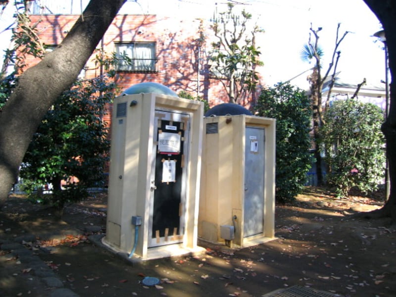 公園のトイレ