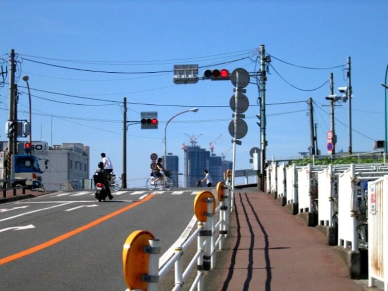 新川崎駅周辺から武蔵小杉を望む