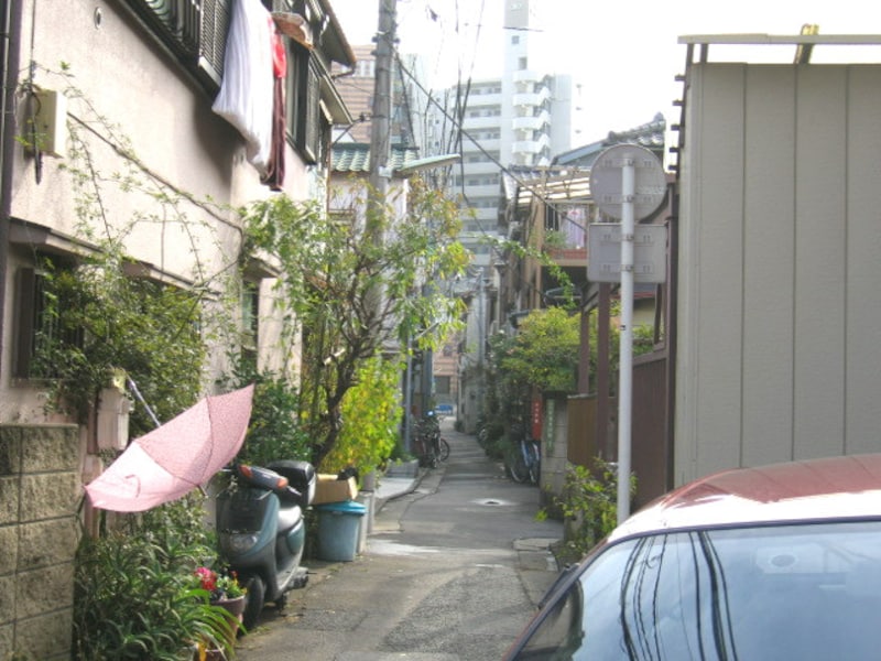 細い路地