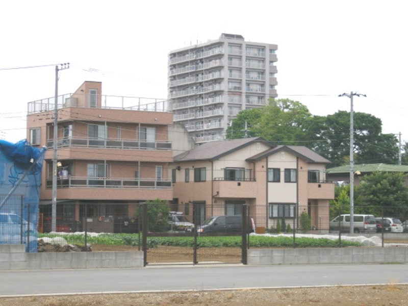 さまざまな種類の建物が混在