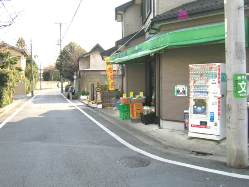 住宅街の中の小規模店舗