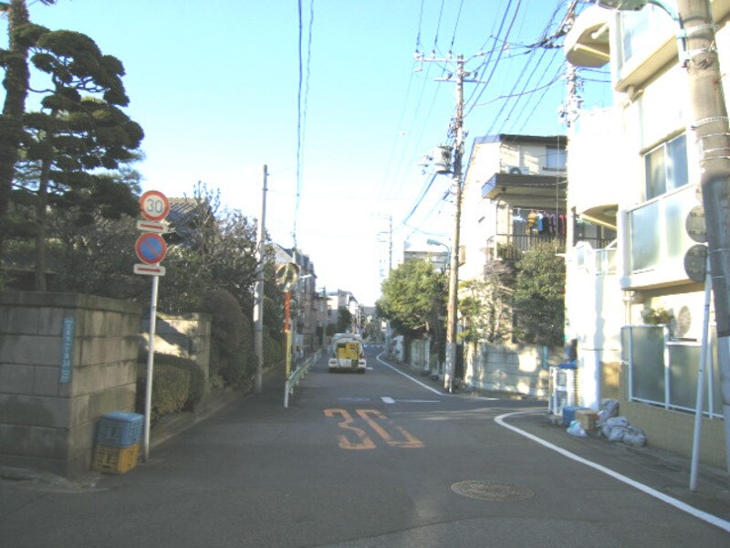 道1本で用途地域が変わる