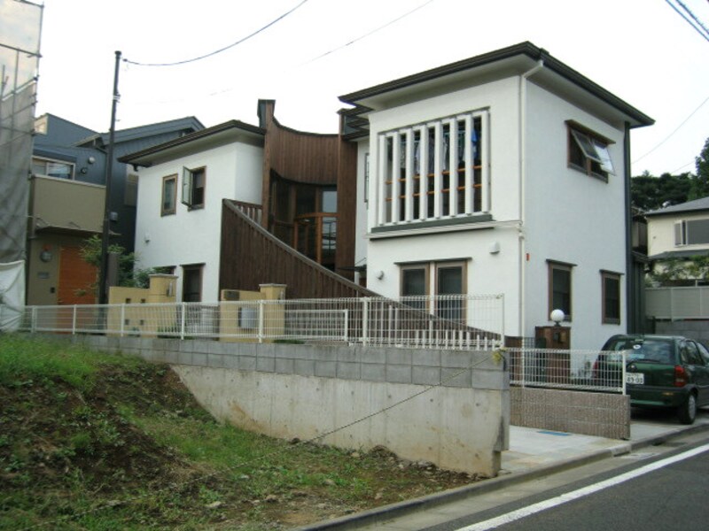 住宅街の中の建設予定地