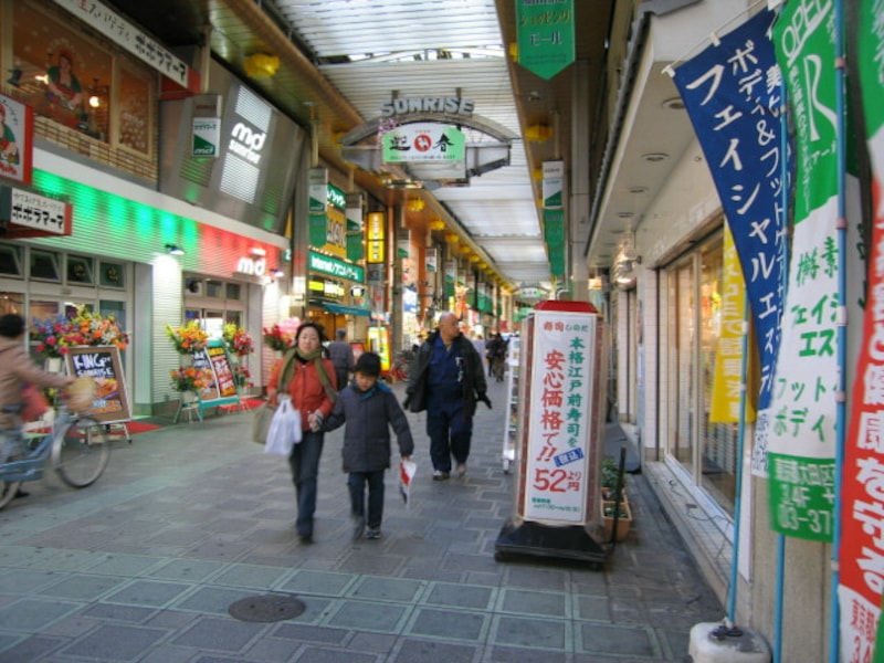 安さを競う西口商店街