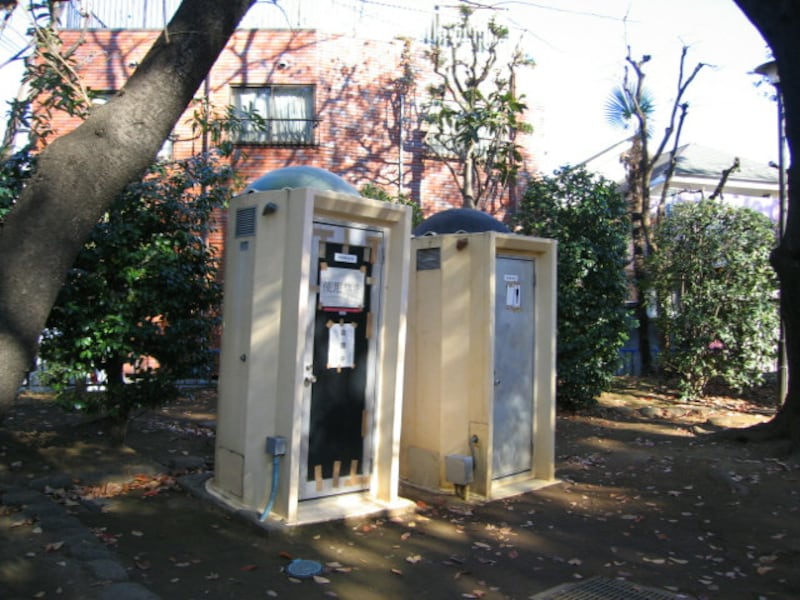 公園のトイレ