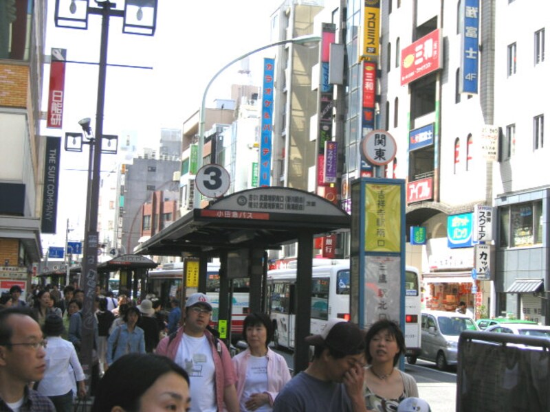 吉祥時のバスターミナル