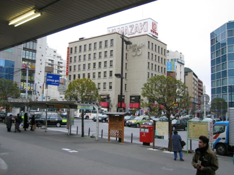 市川市北口駅前