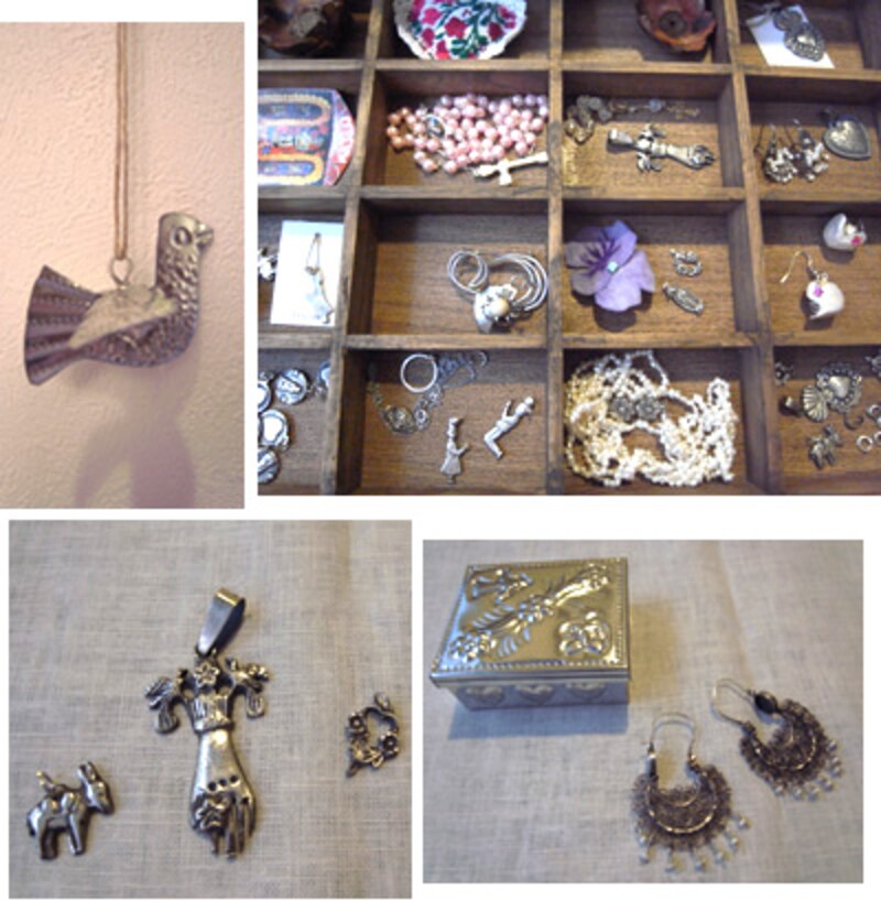 アクセサリーとブリキグッズ