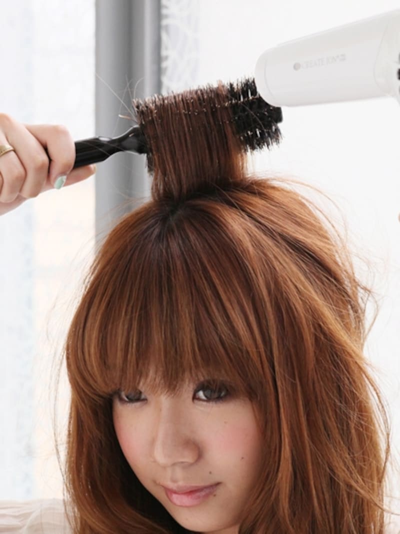 1. トップの毛を立ち上げる