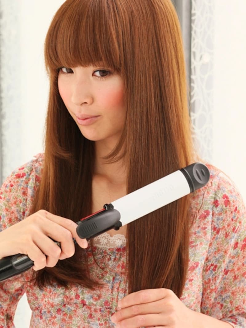 2. ストレートアイロンでさらにツヤ感プラス