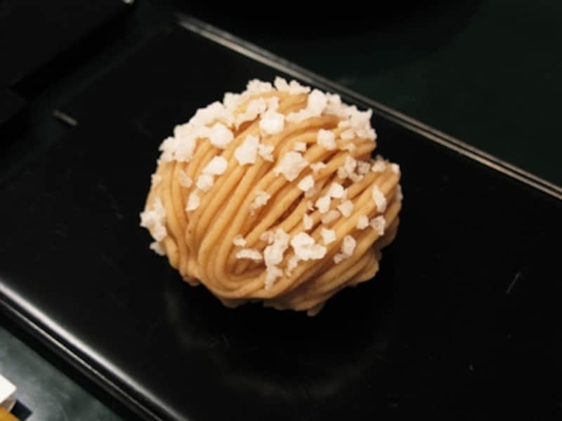 和栗と洋栗が織り成す濃厚な秋の香り「とらやモンブラン」（～10月４日）