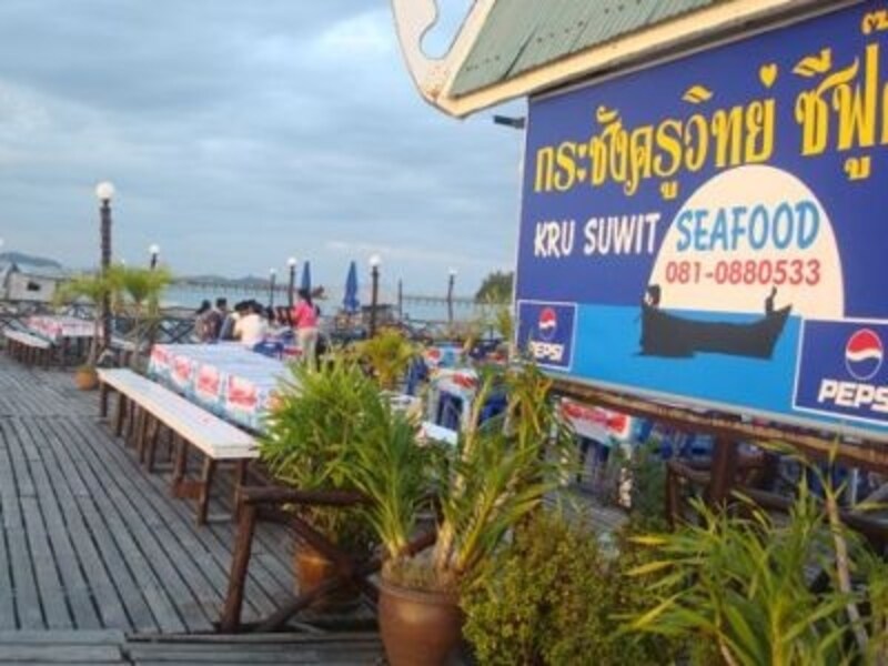 見た目はローカルな雰囲気だが質の良いシーフードを美味しく仕上げてくれる