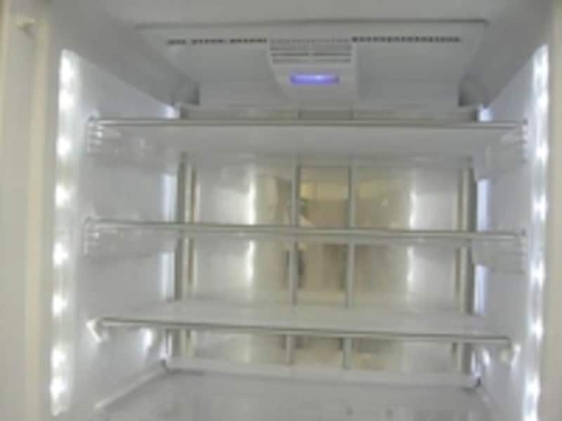 庫内の凹凸を少なくして、手入れしやすくしている