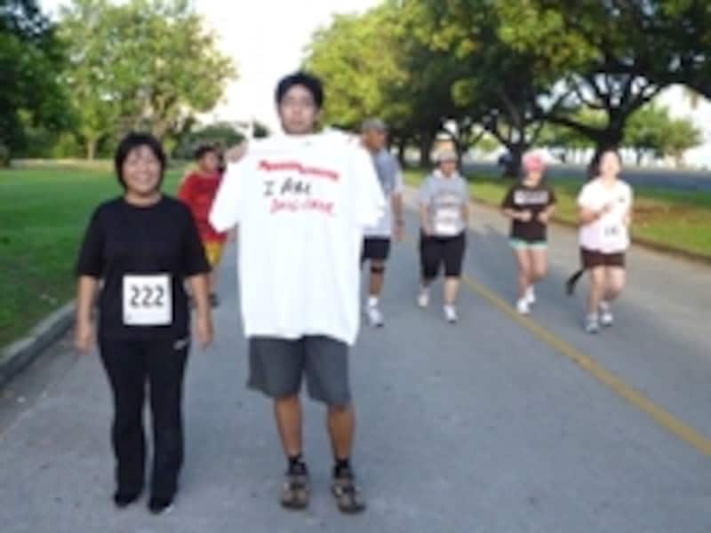 レース前日にジョグしていたらランニングの大会をやっていた。毎週土曜日にテーマを決めておこなっているとのこと。この日のテーマは「DRUGundefinedFREE」（麻薬撲滅）