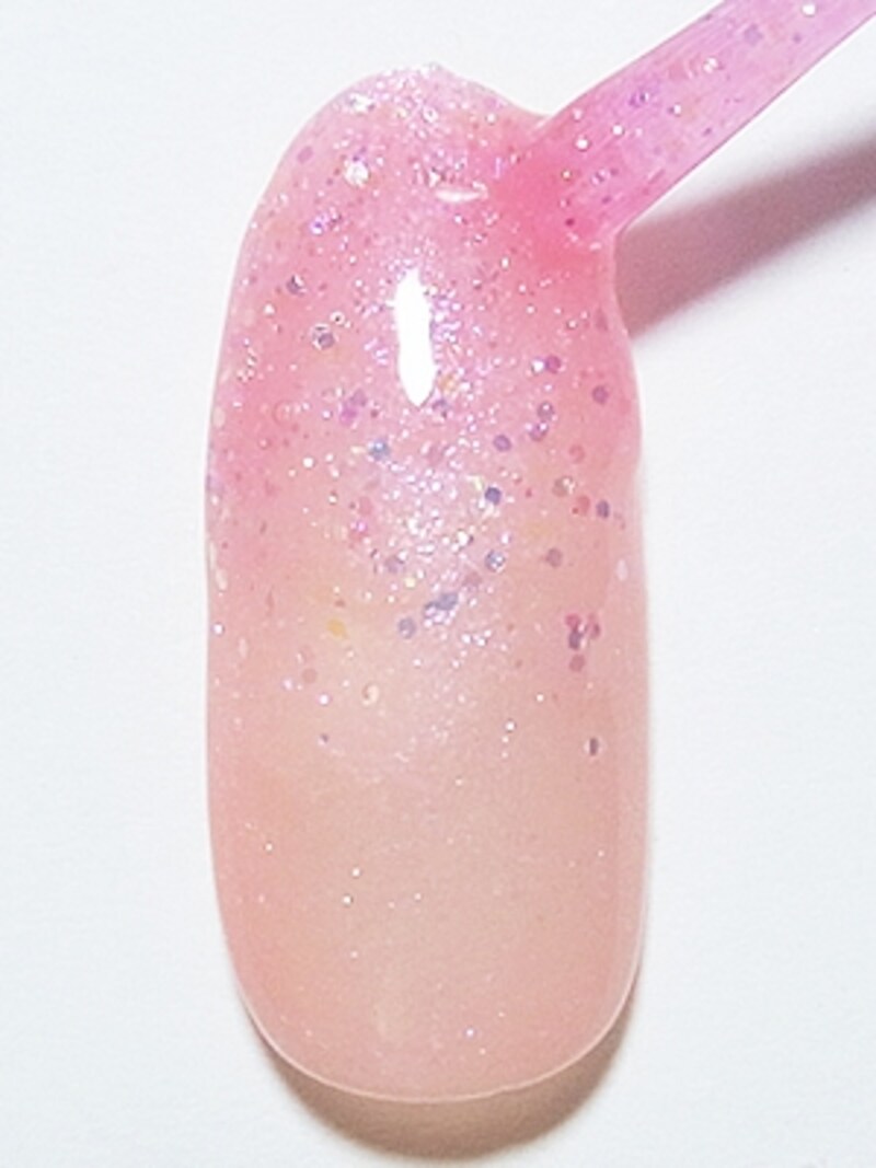 艶やか長持ち！ジェルネイルのようなポリッシュグラデーション