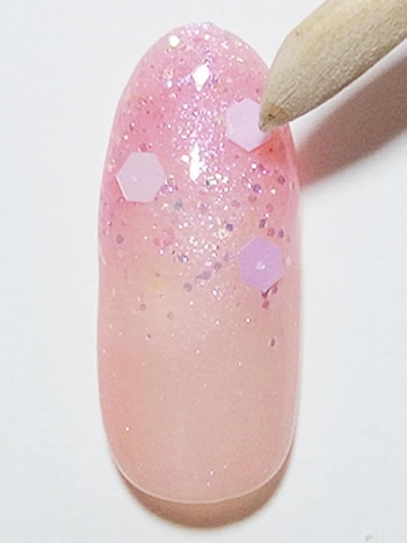 艶やか長持ち！ジェルネイルのようなポリッシュグラデーション