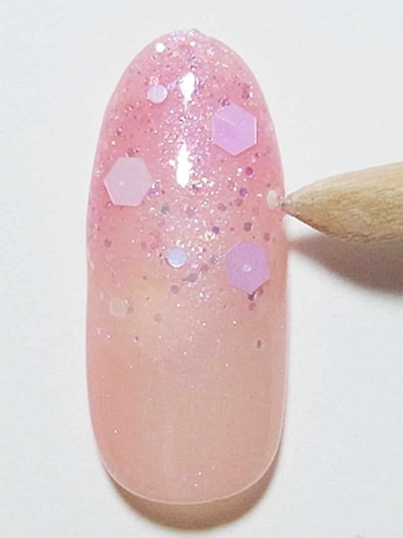 艶やか長持ち！ジェルネイルのようなポリッシュグラデーション