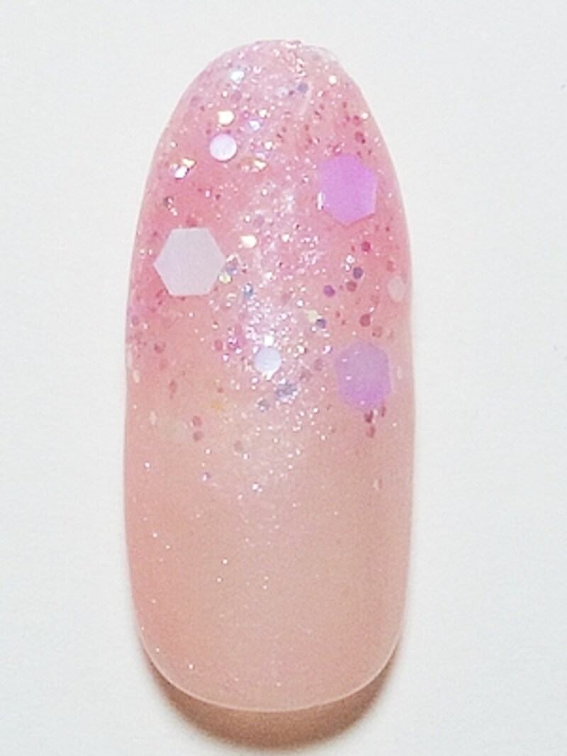 艶やか長持ち！ジェルネイルのようなポリッシュグラデーション