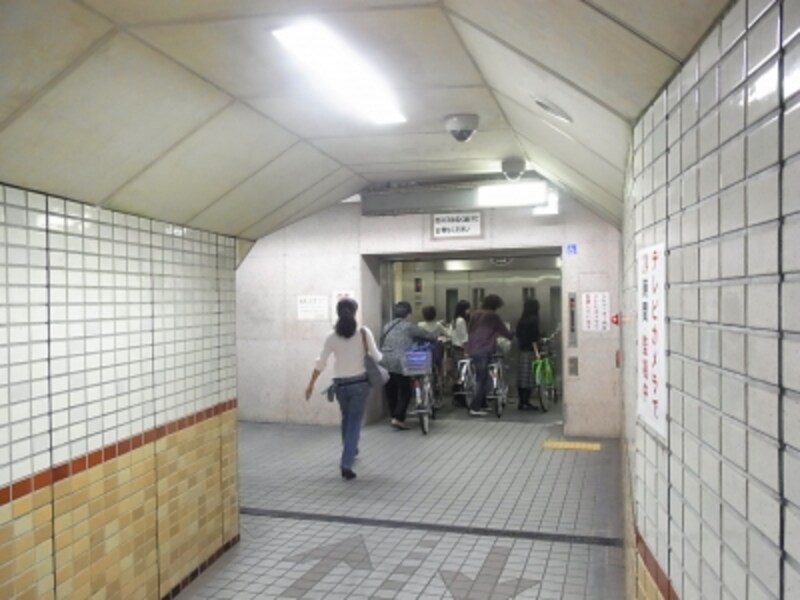 安治川トンネル、地下からみた風景