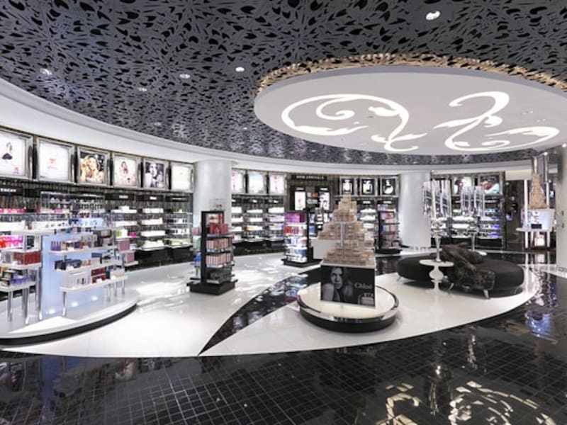 2階ビューティ&フレグランスコーナーは、ハワイ最大規模の品揃え