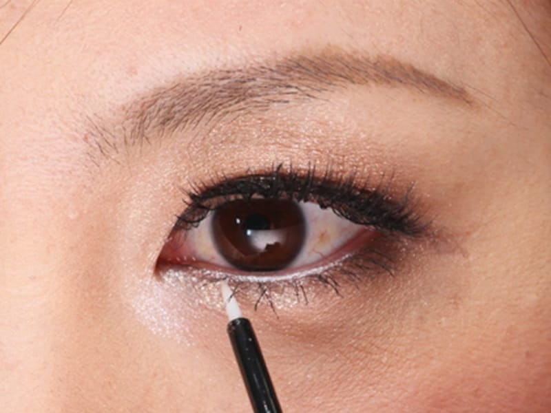 目頭部分にオン