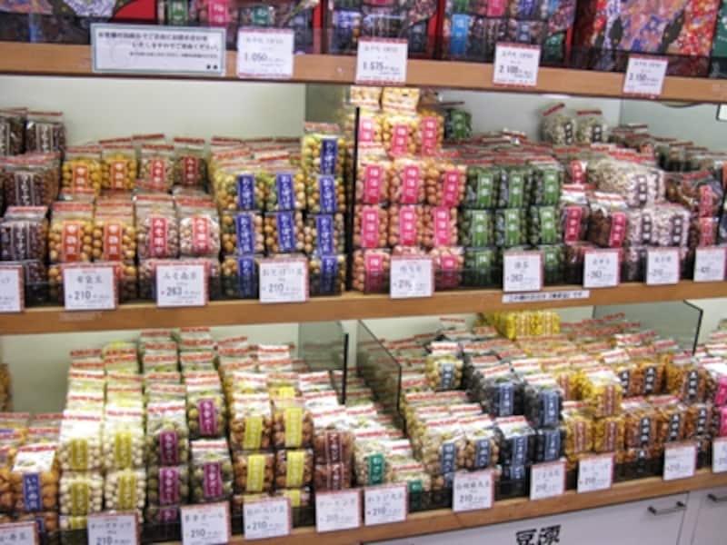 本店内。これでも商品のほんの一部。