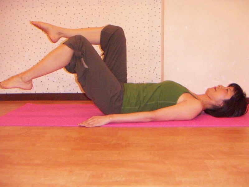 反対側も肩が力まず、腰が反らない高さまで！