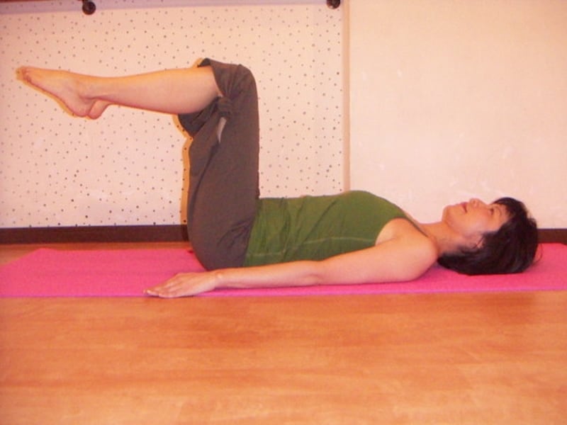 股関節と膝関節を90度位に保ったテーブルトップポジション。