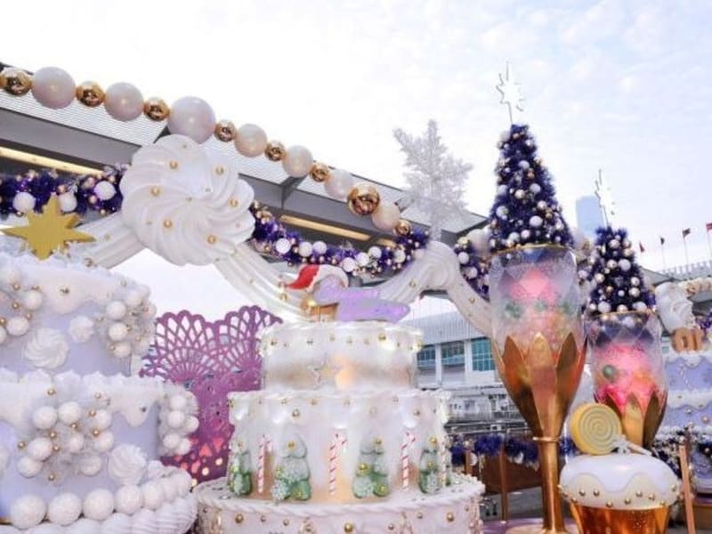 時間によってケーキが動く