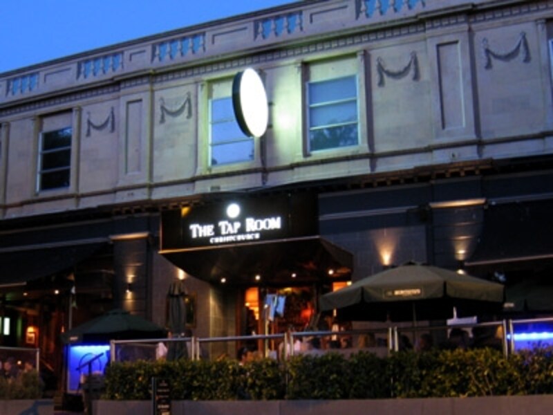 400度の石の上に料理がのったストーングリルが人気