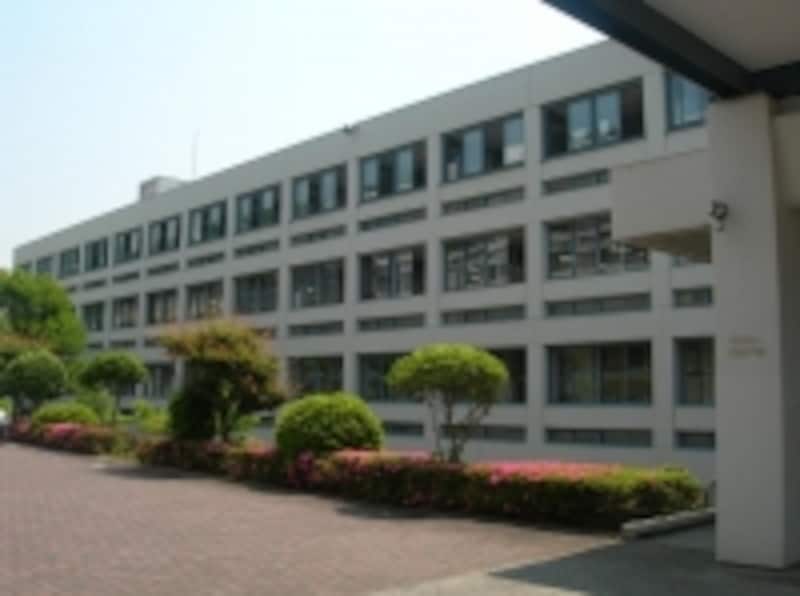 公立高校のトップ校の併願先である須磨学園