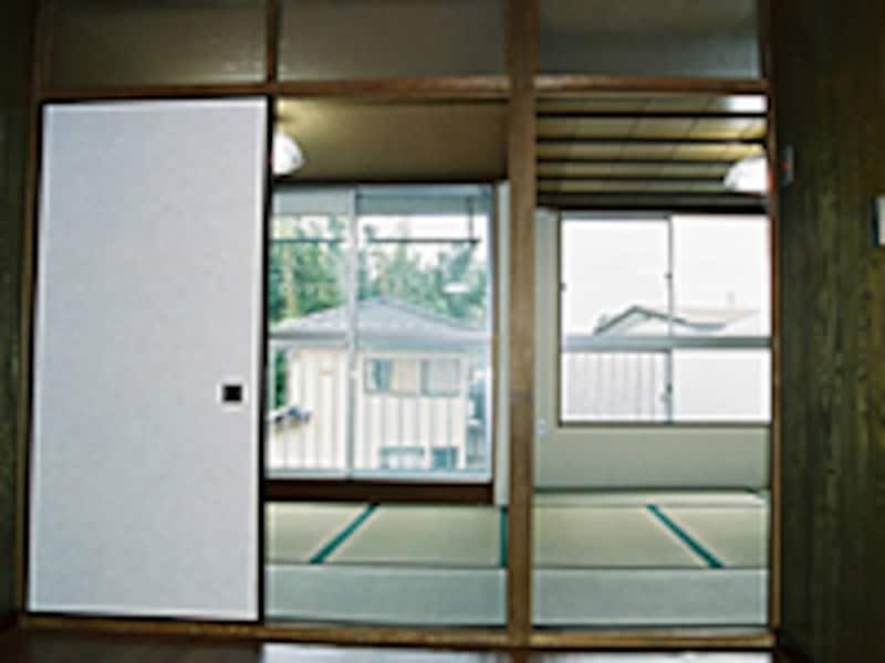 「畳掃除に重曹」はご法度中のご法度と心得て！ 知り合いの重曹使いビギナーの人にも是非よく教えてあげてくださいね！