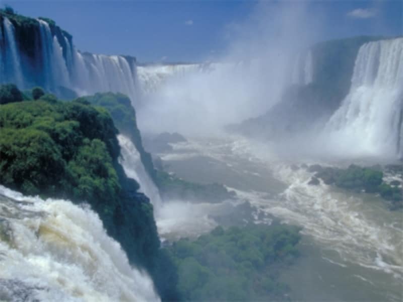 アルゼンチンの自然のすごさを体感するなら、やっぱりイグアスの滝 写真提供：アルゼンチン観光局