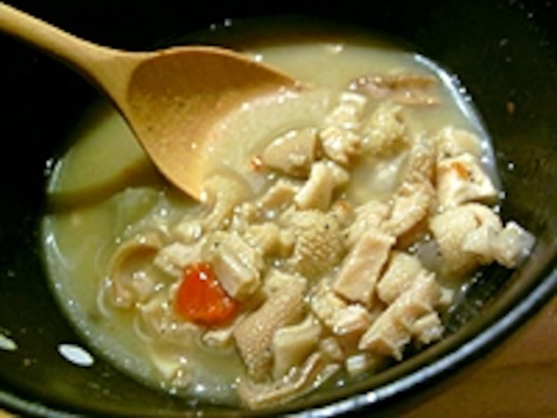 マトンの胃と野菜を煮込んだスープ「ぺぺスープ」
