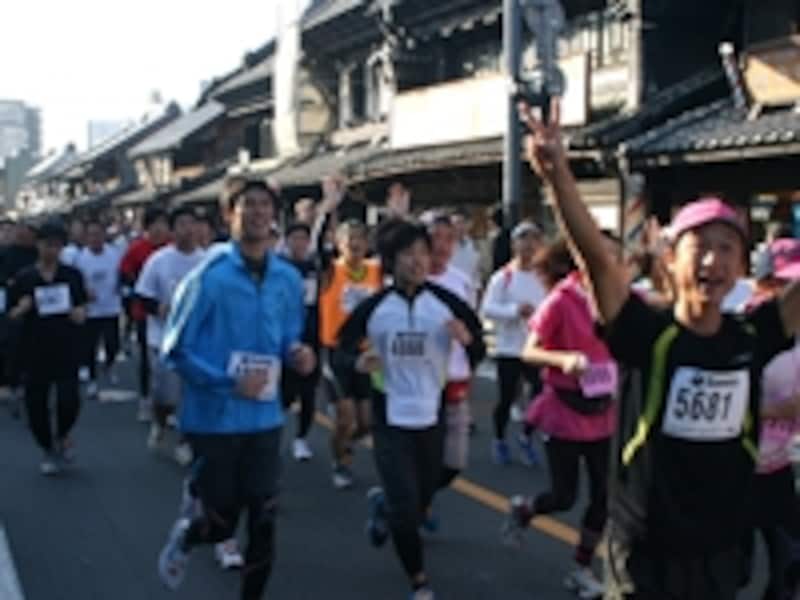 蔵造りの街並みを駆け抜ける至福のコース