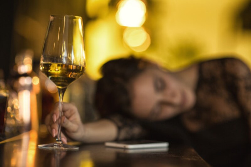 寝酒は少量でもng 睡眠を妨げない飲酒の適量とは 飲酒 アルコール all about