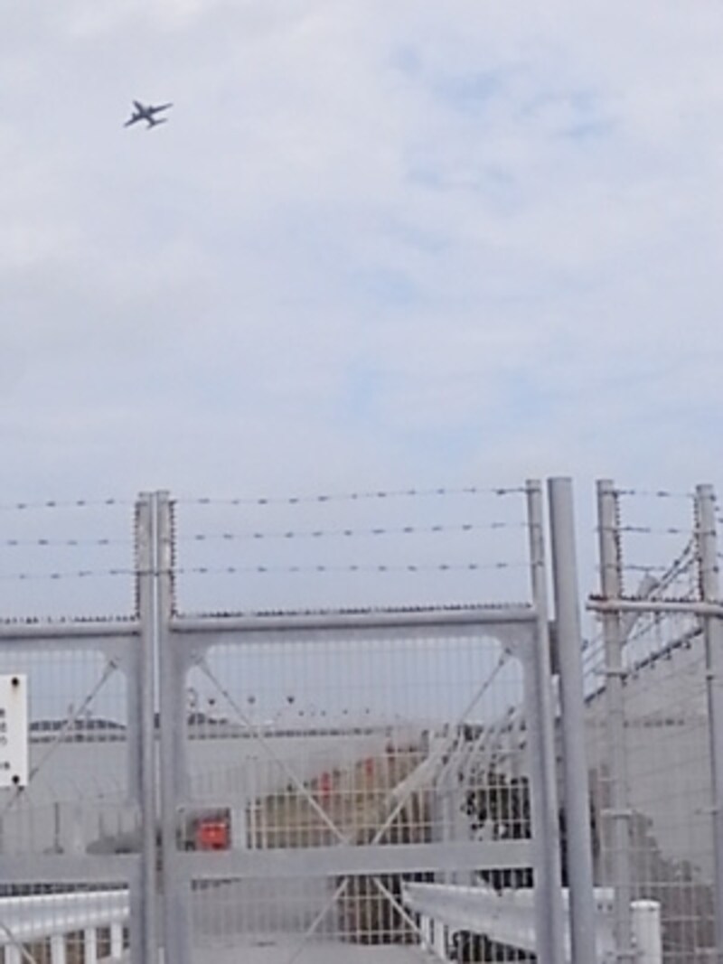 瀬長島から見る空港