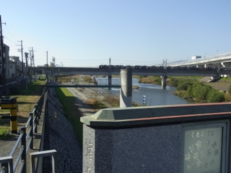 くれは橋と猪名川