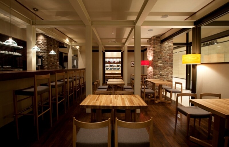 イートインスペース 43席ありゆったりとした設計