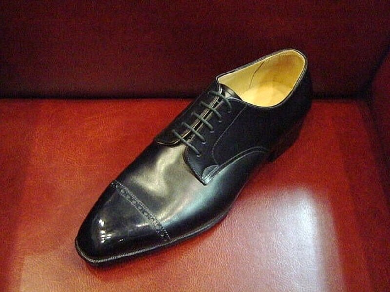 外羽根式パンチドキャップトウ