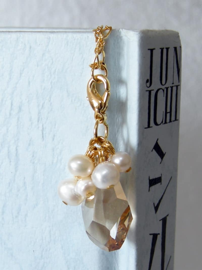 座金とビーズのブックマーカー