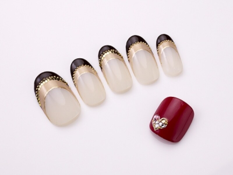 2 2 クリスマスの輝きを 気分華やぐパーティーネイル ネイルアート All About