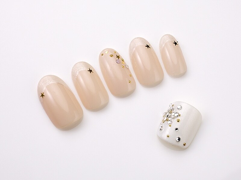 ラメ入りのフレンチラインがエレガント