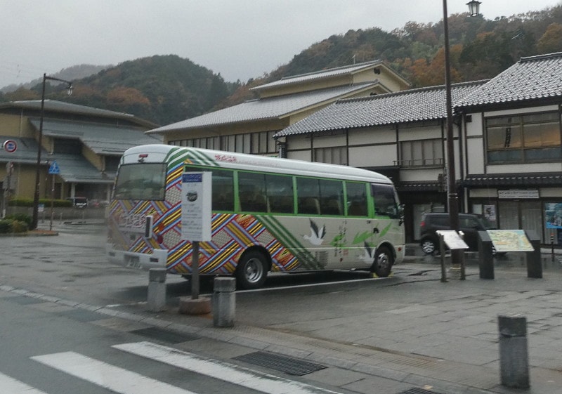 宿泊者専用の無料送迎チェックインバス