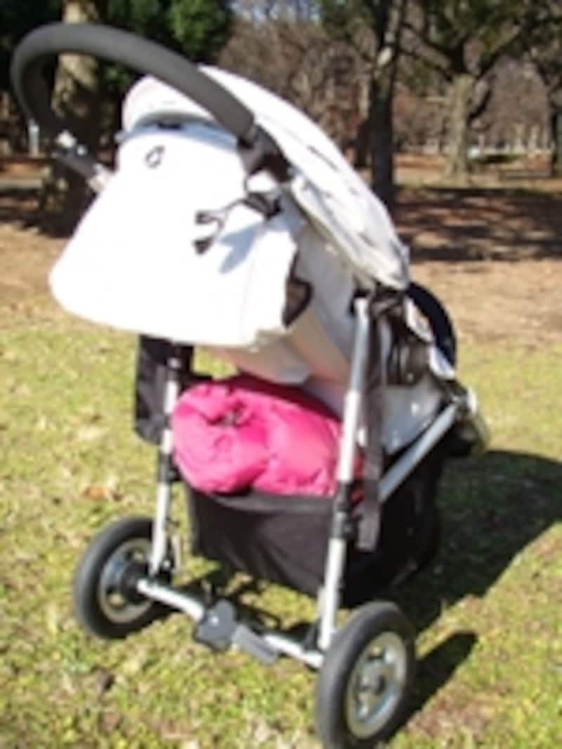 ダウン素材を入れても余裕の収納力は、開口部の広さによるもの