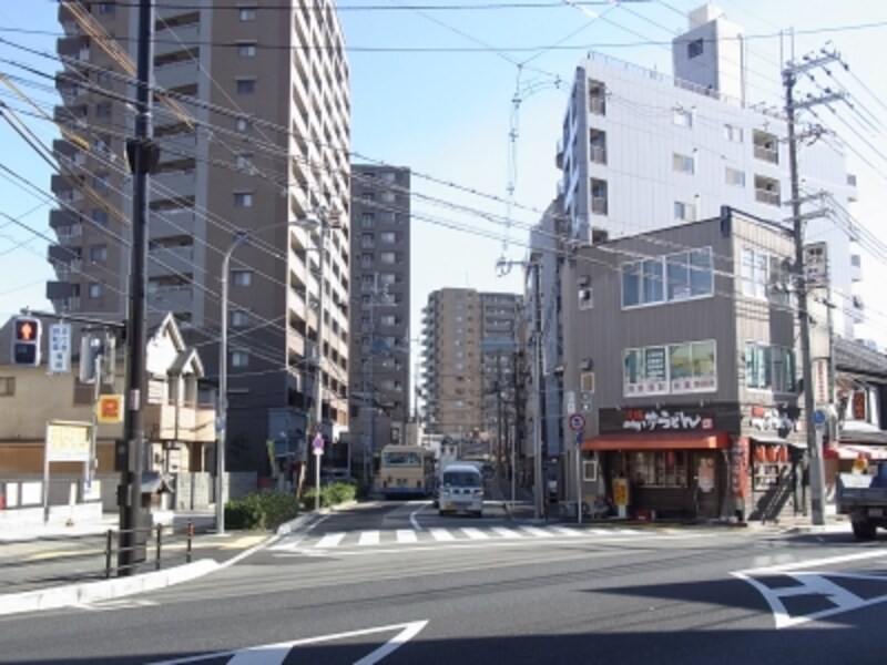 駅近の中層マンション、池田市