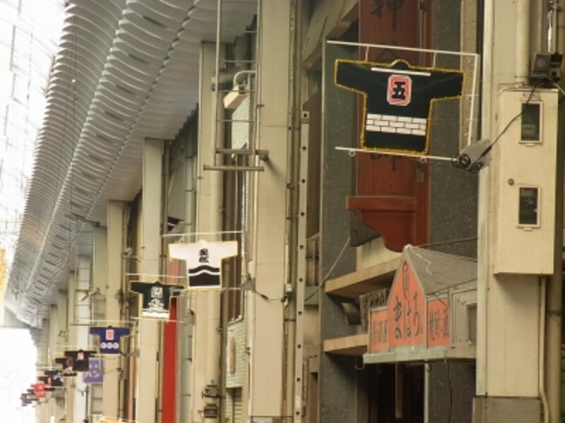 法被の形の飾り物が沢山