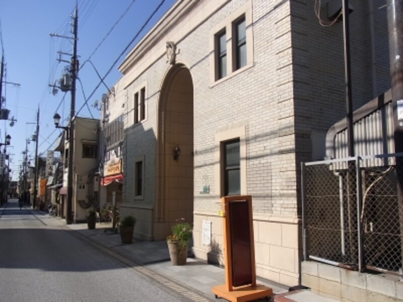 登録有形文化財（旧和泉銀行本店）