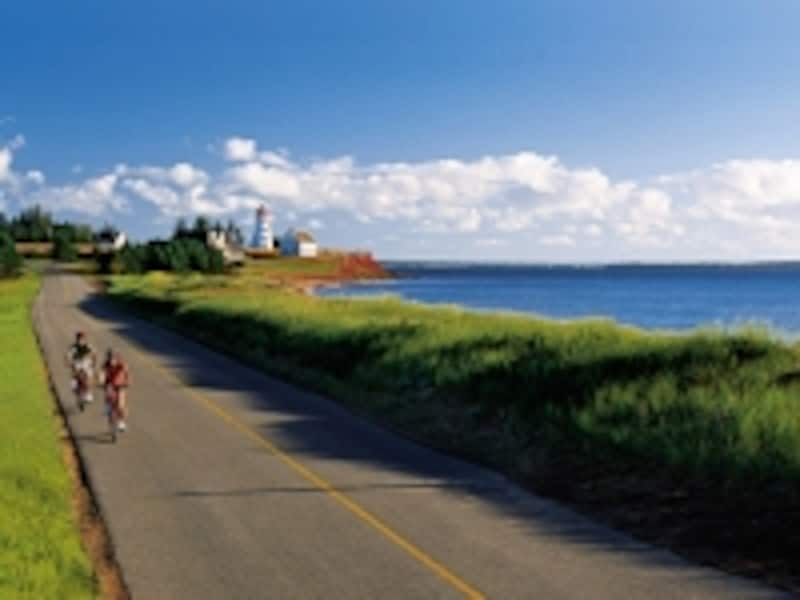 整備されたトレイルでのサイクリングは快適 (C) Tourism Prince Edward Island